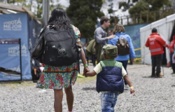 Familias indígenas del pueblo embera katío asentadas en ciudades del país.