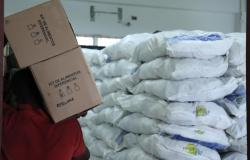 Entrega a la Alcaldía de Buenaventura de kits con alimentos y elementos de aseo para 1.127 personas desplazadas.
