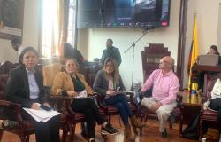 Directo Unidad en Encuentro Amplio del Exilio, realizado en el Congreso de la República